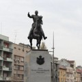 Na današnji dan: Umrli Meša Selimović i Milan Kundera, rođeni kralj Petar i petomilijarditi stanovnik Zemlje