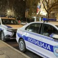 U „audiju“ na parkingu u Nišu pronađena 462 parfema i naočara poznatih brendova: Roba vredna skoro 300.000 dinara