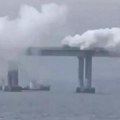 Dimi se iznad Krimskog mosta Oglasile se sirene; U Sevastopolju proglašena uzbuna (video)