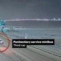Prevezli telo Navaljnog u tajnosti: Isplivali snimci misterioznog konvoja usred noći po zaleđenom putu, majka Putinovog…