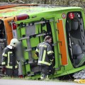 FOTO: Prevrnuo se autobus na auto-putu u Nemačkoj, najmanje petoro mrtvih