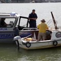 Rečna policija priskače u pomoć i deli flajere – poruka svima koji skaču sa čamca i pored splavova
