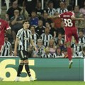 Kakav gol Gravenberha za vođstvo Liverpula u derbiju