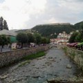 Tragedija u blizini Prizrena: Žena stradala dok je prelazila ulicu