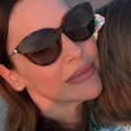 "Momenti života": Marijana Mićić sa ćerkicama u Grčkoj, pokazala kako provode vreme: Ona pozira bez trunke šminke