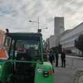 Nastavlja se dvodnevni protest poljoprivrednika u Novom Sadu: Na drugoj lokaciji uz podršku maturanata