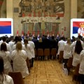 Vučić na dodeli ugovora o radu najboljim diplomcima medicinskih fakulteta i škola