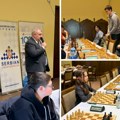 (Foto, video) Na Paliću otvoren 33. Vojvođanski šahovski festival mladih: 105 takmičara igraće za titule i mesto u prvoj…