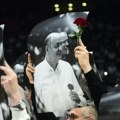 (Foto) Cela Arena u znaku Duška Vujoševića, navijači se u suzama oprostili od slavnog trenera