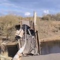 Proglašena vanredna situacija: Most se srušio u reku (video)