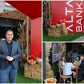„S poljoprivrednicima od prve investicije do plasmana“ Veliko interesovanje za štand ALTA BANKE! Direktor Odeljenja za…