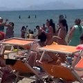 "Pred detetom su me tukli zbog ležaljke": Drama na plaži na Jadranu, reagovala i policija