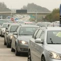 Kilometarske kolone na Putevima u Srbiji: Evo na kojim graničnim prelazima se najviše čeka (video)