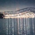 Srušio se most u Baltimoru nakon udara teretnog broda (video)