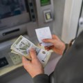 Podizanje keša na bankomatima u inostranstvu: Iz NBS upozoravaju da se pazite, provizija može da iznosi 5 evra
