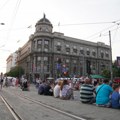 Okupljeni oko grupe "Pobunjeni univerzitet" izjavili da ostaju na raskrsnici ispred Vlade Srbije do ispunjenja zahteva
