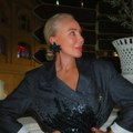 Лепа Брена носи одело од џинса, које жели баш свака жена: Сако је сан снова, али панталоне нису за свакога ФОТО