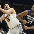 Jokić upalio motore, Valančunas debitovao - Denver izgubio