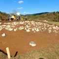 (Foto) neverovatno otkriće kod Nove Varoši: Arheolozi iskopali urnu, a unutra nešto što otkriva mnogo toga