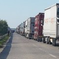 Teretna vozila čekaju i do osam sati na izlaz iz zemlje na Batrovcima