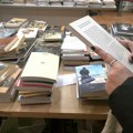 Светосавски антикваријат данас у Нишу: Љубитељи књига свих генерација на једном месту, а улазница је штиво