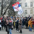 Počeo skup podrške otpuštenoj sekretarki Medicinskog fakulteta u Beogradu