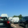 Od Krnjače ka Beogradu stop i nema dalje: Gigantska kolona pred Pančevačkim mostom