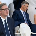 Plenkovića pitali zašto je Vučić sedeo u prvom redu u Parizu, a on u drugom. Pokušao da objasni, ali nije uspeo: Kako su…
