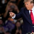 Donald Tramp oduševljen porukom iz Srbije: Objavio i snimak iz Arene uz transparent posvećen njemu