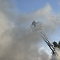 Ima povređenih! Najnoviji detalji velikog požara u Novom Sadu: prvo se čula eksplozija, a onda je buknulo (foto)