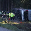 Prevrnuo se autobus pun turista, ima mrtvih! Putovali na Oktoberfest, pa sleteli sa autoputa, policija na sve strane! Horor…