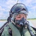 Tajlandska kraljica prvi put samostalno letela u borbenom avionu „gripen“