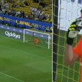 Stojke se prekrstio i "začarao mrežu": Sadio Mane izveo penal zbog kojeg je ceo stadion bio u šoku