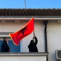 Skandal u Bujanovcu: Na zgradi opštine vijori se zastava Albanije: Kako si lepa, kako nezamenjiva i veličanstvena (foto)