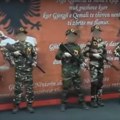 Skandal u Osnovnoj školi! Đaci u uniformama OVK i sa puškama u rukama! Isplivao strašan snimak (video)