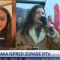 Skandal: Protest ispred RTV-a predvodi osoba kojoj je Srebrenica genocid i koja je slavila etničko čišćenje Srba u centru…