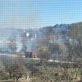 (Foto): Duž puta u Vrčinu scene kao posle bombardovanja! Širi se ogroman oblak dima, upozorenje za vozače