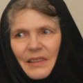 Njen deda nacista rušio Beograd do temelja, ona posti i ljubi srpski krst! Zbog dedinog greha, Jovana postala naša monahinja…