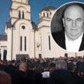 Šest meseci od smrti Dragana markovića palme Održan pomen u Končarevu: Porodica, prijatelji, veliki broj građana Jagodine…