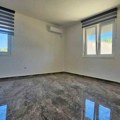 FOTO: Prodaje se nov, moderan i funkcionalan stan u tek useljenoj zgradi na Lesnini