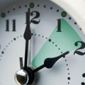 Evo kog datuma i u koje vreme se pomera sat: Prelazak na zimsko računanje vremena