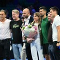 Ko su ljudi pred kojima je Novak plakao? Neke od njih nije video 20 godina, a sad su prvi put viđeni zajedno