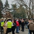 Počeo protest u Novom Sadu: Studenti i profesori pružaju podršku Jeleni Kleut