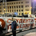Novosađani i večeras slave pobedu Studentske liste na parlamentarnim izborima (FOTO)