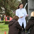Besplatni pregledi za žene Ispred opštine Novi Beograd počeli mamografski pregledi