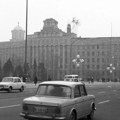 Svi su gledali u crnu damu, vitku i ponosnu, a oko nje ruina: Da li je moguće da je ovo Beograd 1974. godine?