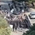 Tuča navijača Hajduka i Dinama u Splitu, stampedo na ulicama