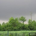 Počelo nevreme u Beogradu, u Žarkovu zapaljena trafo stanica