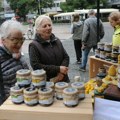 Nektar iz prirode: Tradicionalni jesenji „Sajam meda“ na Trgu u centru Kraljeva