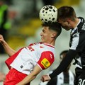 Vojvodina sa dva penala i „golčinom“ Savićevića pobedila Partizan u derbiju i prišla crno-belima na bod